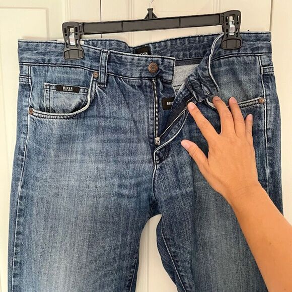 Boss Hugo Boss KANSAS 50245066 Regular Straight Medium Wash Cotton Denim Jeans - Picture 4 of 15